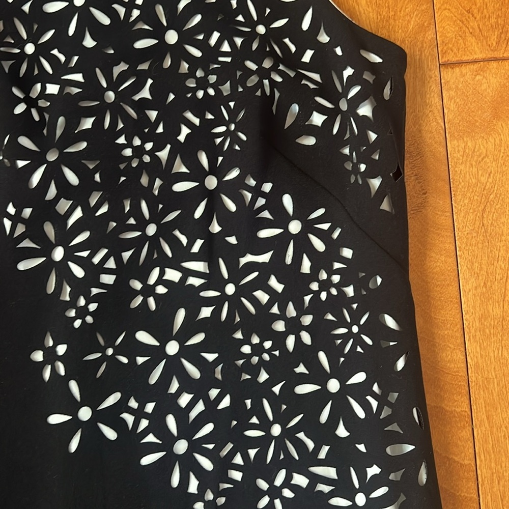 Calvin Klein Black Floral Laser Cut Sheath Dress Size 2 Career Cocktail Elegant - Picture 4 of 7